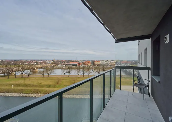 River View Studio With Balcony & Free Garage Wroclaw By Noclegi Renters