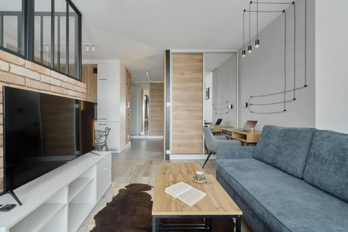 Apartment River View With Balcony & Free Garage By Renters