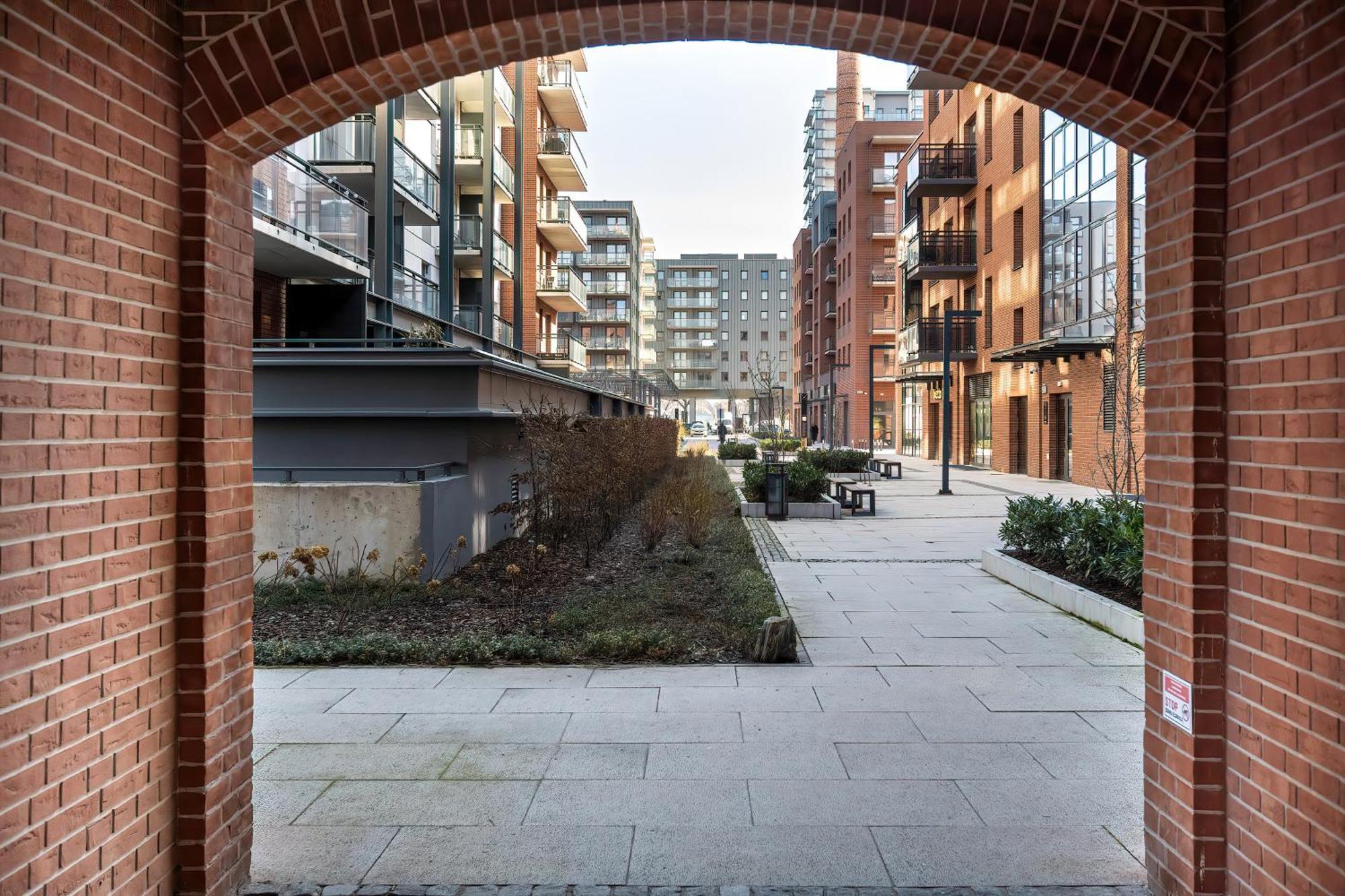 River View With Balcony & Free Garage By Renters Apartamento